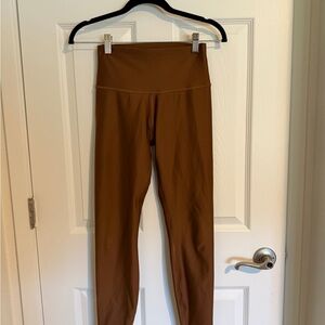 ALO Airlift 7/8 Leggings in Cinnamon Brown